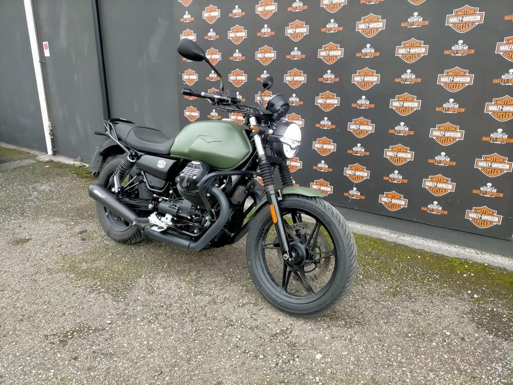 Moto Guzzi V7 Stone (2021 - 24) (3)