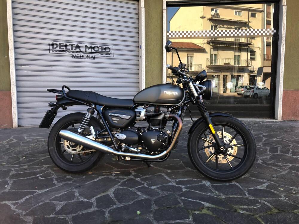 Triumph Street Twin 900 (2021 - 22) (3)