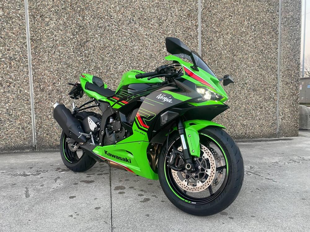 Kawasaki Ninja 636 ZX-6R (2024 - 25) (4)