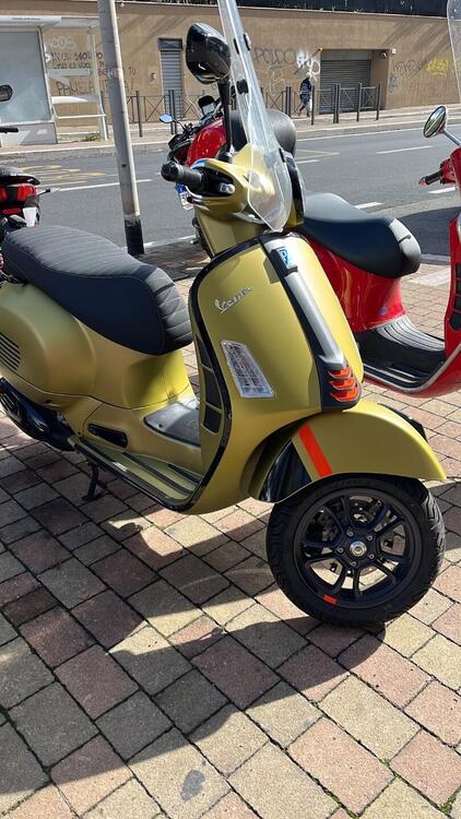 Vespa GTS 300 Supertech Hpe (2021 - 22) (2)