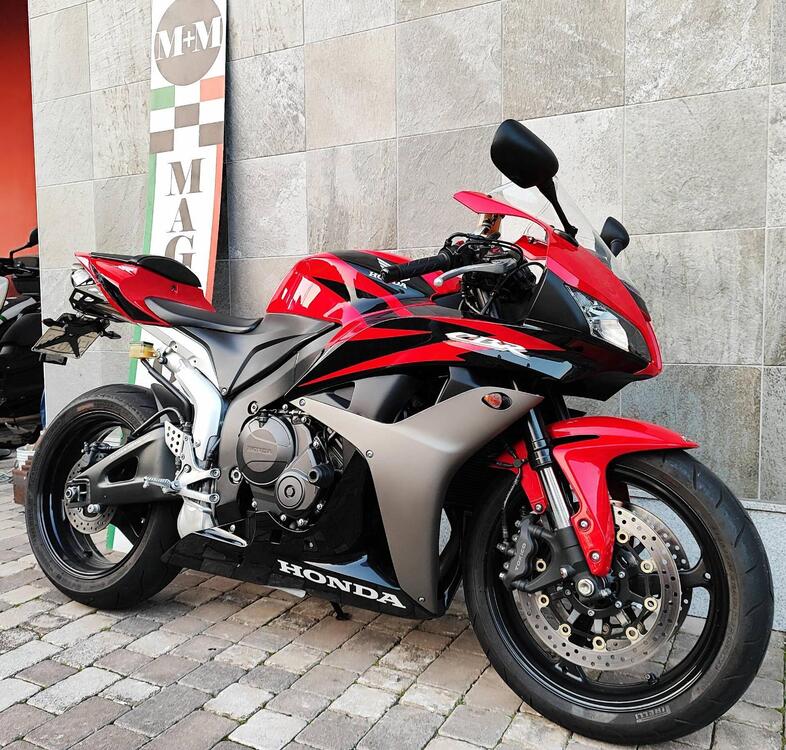 Honda CBR 600 RR (2007 - 08) (4)