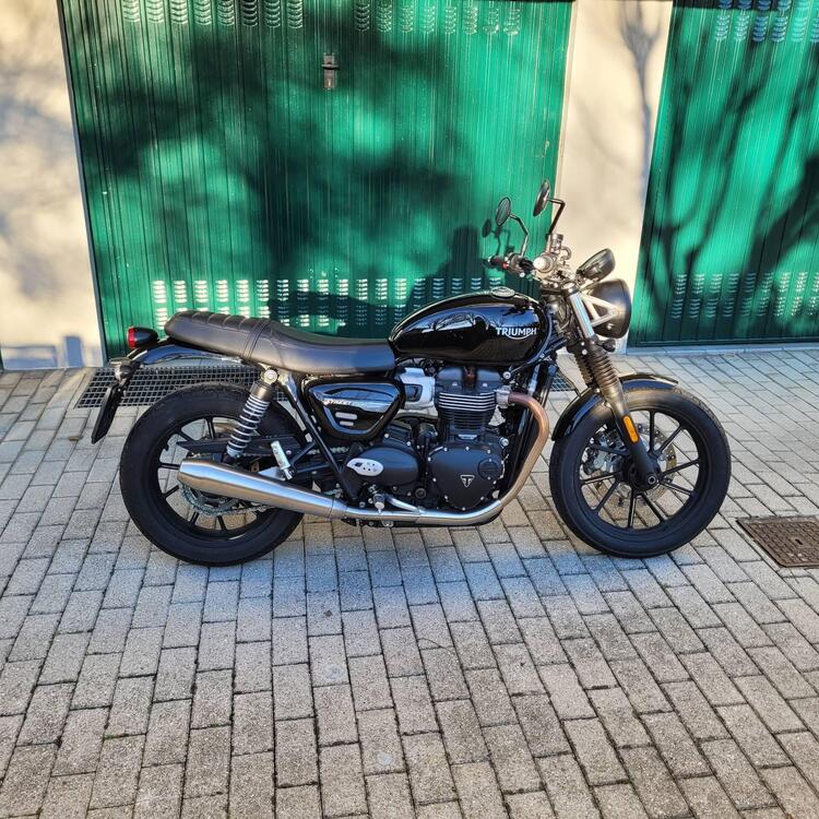 Triumph Street Twin 900 (2021 - 22)