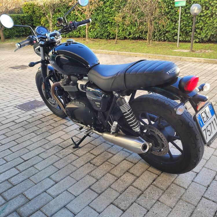 Triumph Street Twin 900 (2021 - 22) (4)