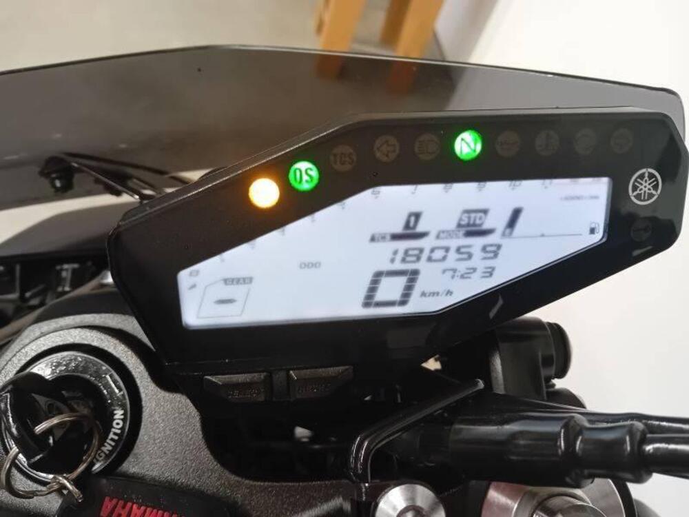 Yamaha MT-09 (2017 - 20) (3)