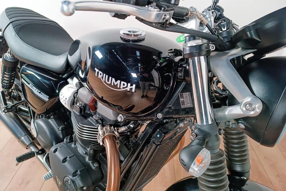 Triumph Street Twin 900 (2017 - 18) (5)