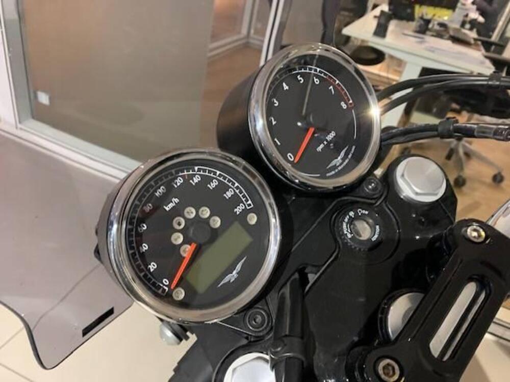 Moto Guzzi V7 Special (2021 - 24) (5)