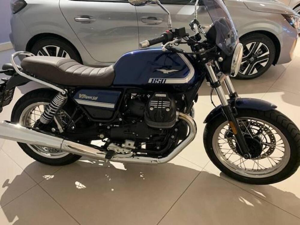 Moto Guzzi V7 Special (2021 - 24) (2)