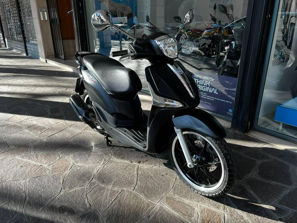 Piaggio Liberty 125 S i-get ABS (2016) (2)