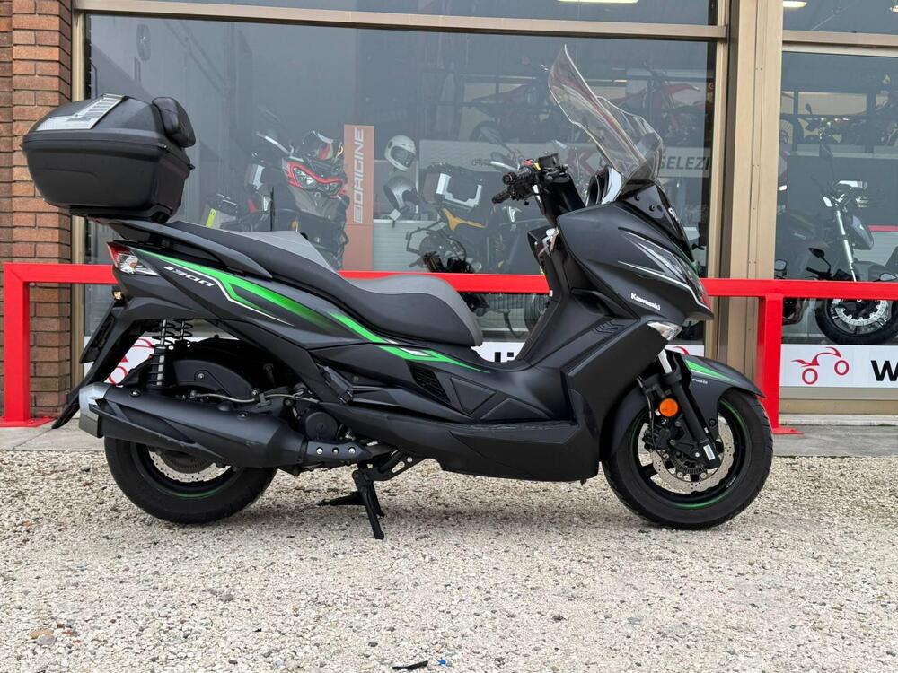 Kawasaki J 300 (2017 - 21) (3)