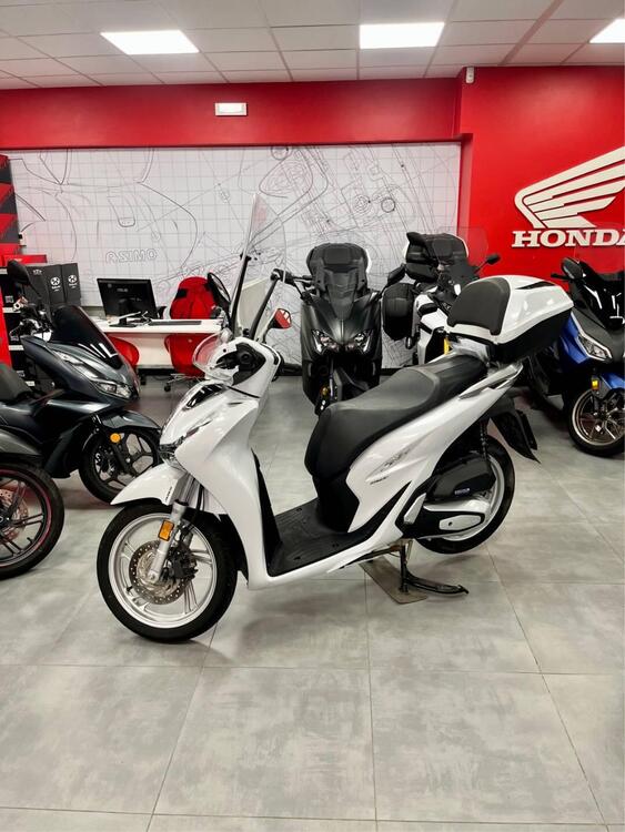 Honda SH 150i (2020 - 24) (2)