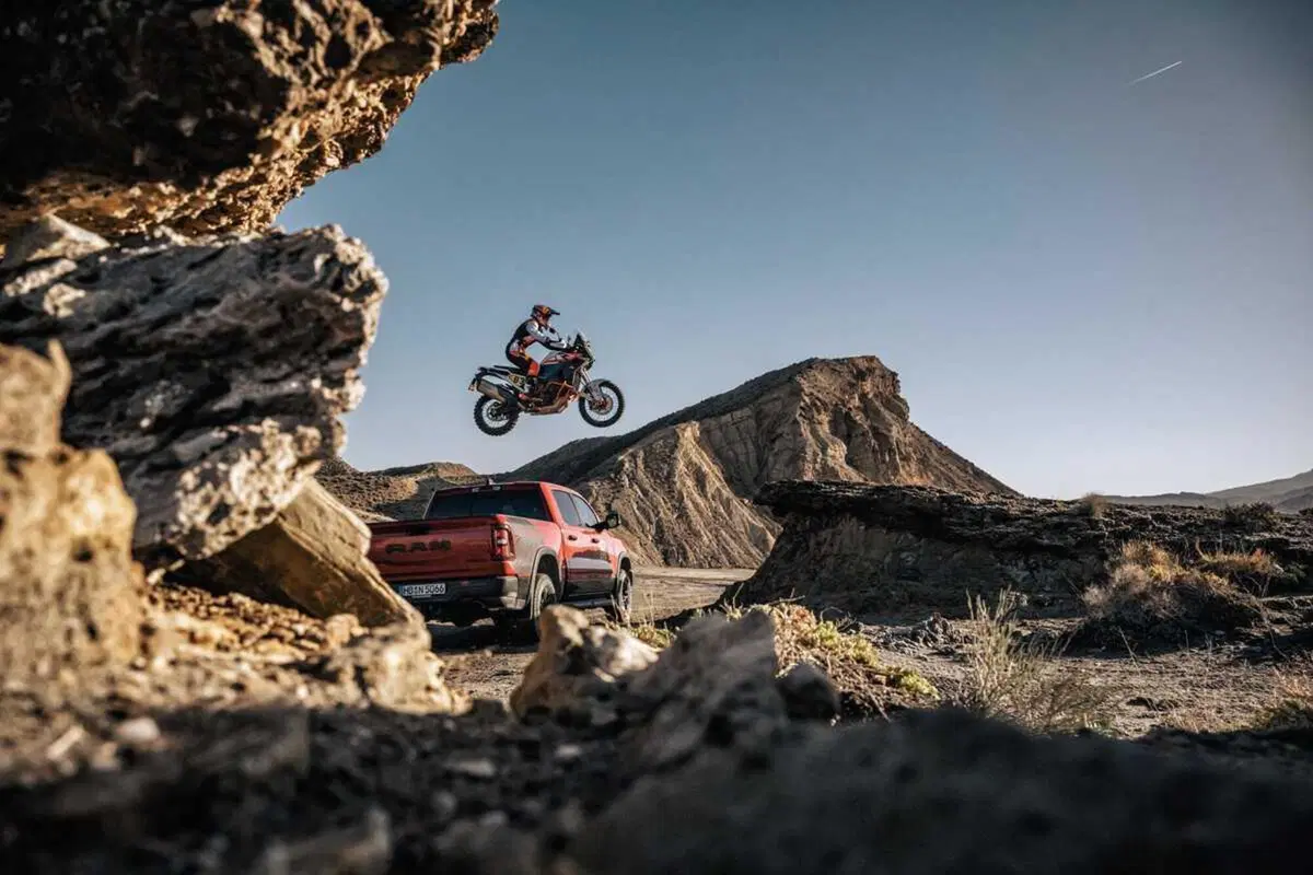 NUOVA KTM 1390 SUPER ADVENTURE R 2025 (4)