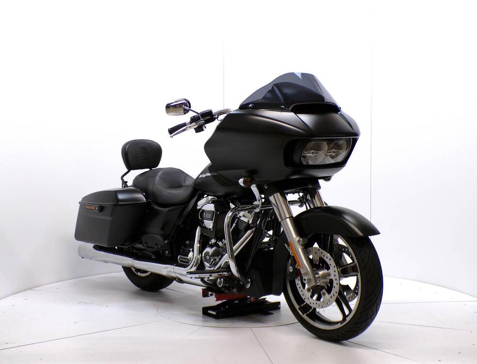 Harley-Davidson 107 Road Glide Special (2017 - 18) - FLTRXS (2)