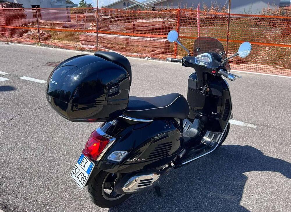 Vespa GTS 300 Hpe (2021 - 22) (2)