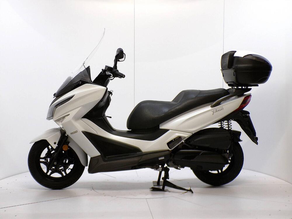 Kymco X-Town 300i ABS (2016 - 20) (4)