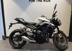 Triumph Street Triple 765 R (2023 - 24) usata