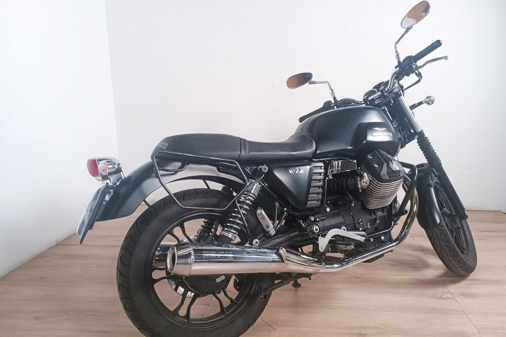 Moto Guzzi V7 II Stone (2015 - 17) (3)