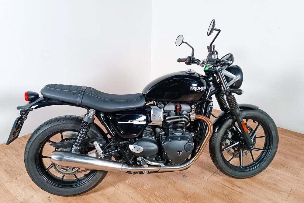 Triumph Street Twin 900 (2017 - 18)