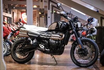 All&rsquo;asta la Triumph Scrambler 1200 di 007 autografata da Daniel Craig 