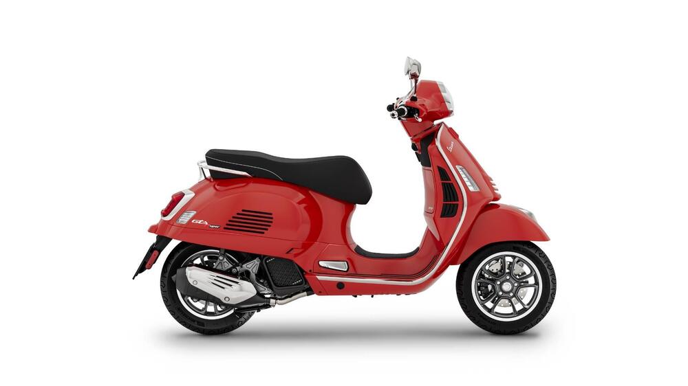 Vespa GTS 125 (2021 - 25) (2)