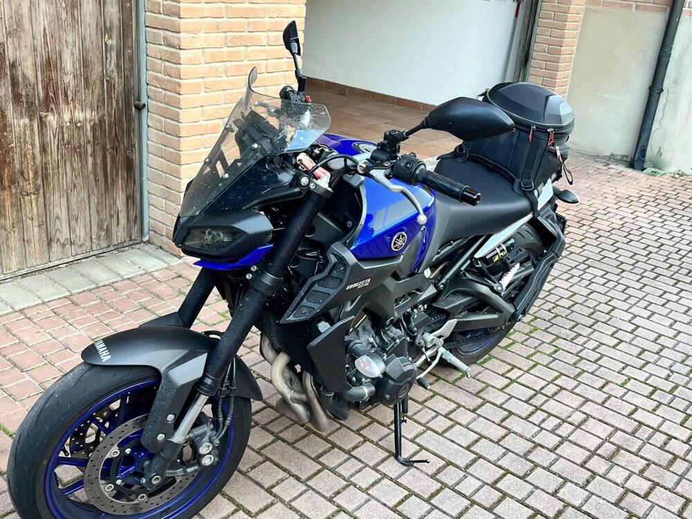 Yamaha MT-09 (2017 - 20) (2)