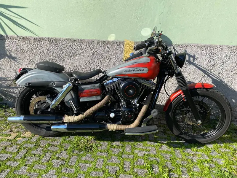 Harley-Davidson 1584 Super Glide Custom (2007) - FXDC (2)