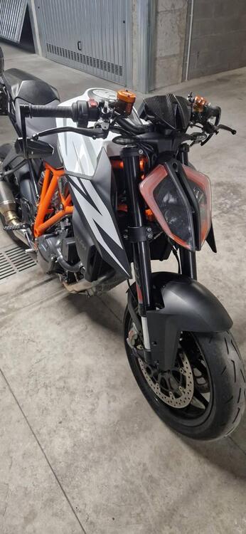 KTM 1290 Super Duke R (2019) (3)