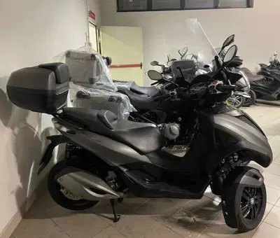 Piaggio Mp3 300 LT Yourban Sport (2017 - 19) usata