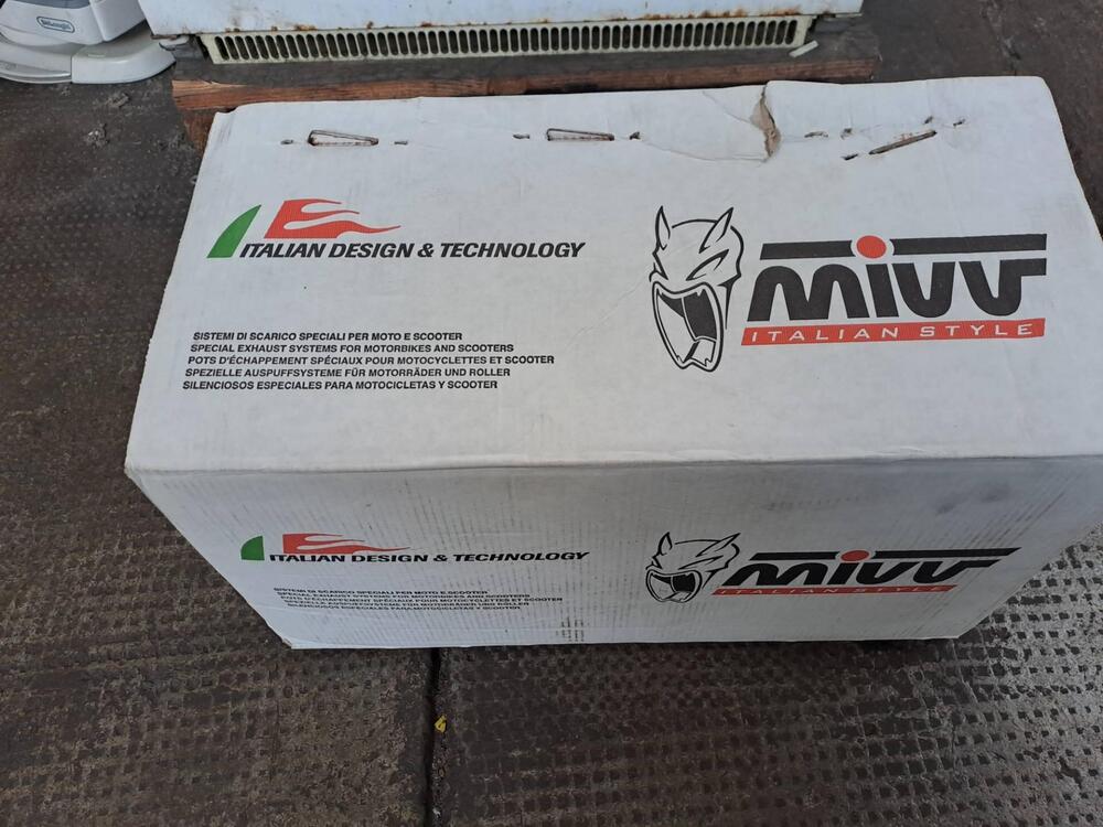 Scarico mivv in titanio NUOVO per v100mandello (2)