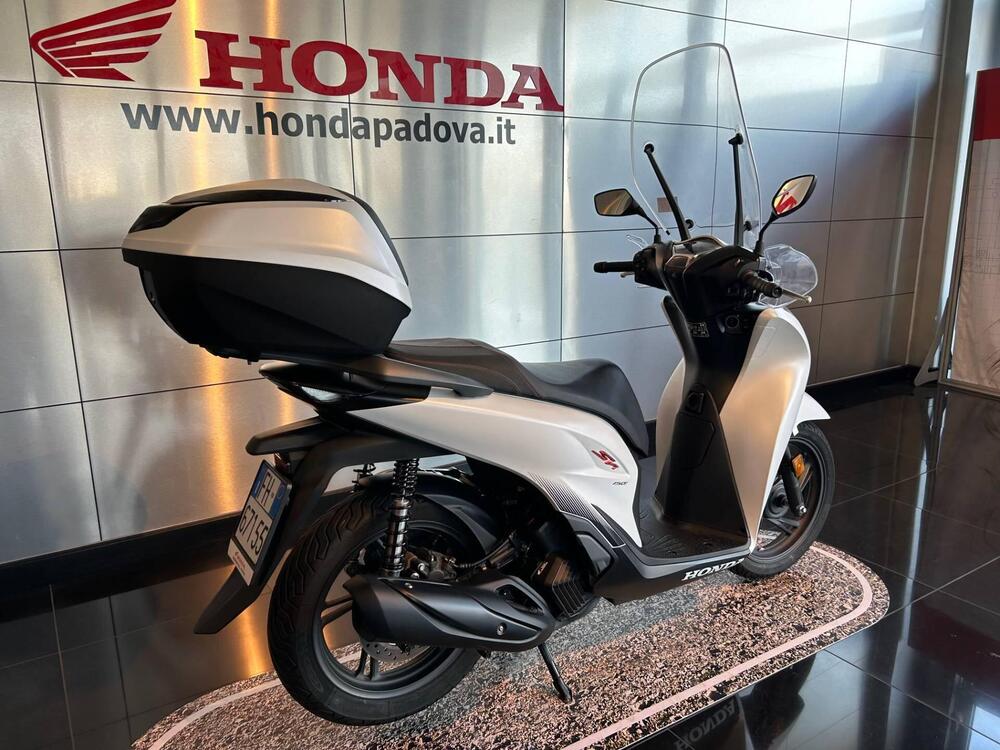 Honda SH 150i Sport (2022 - 24) (2)