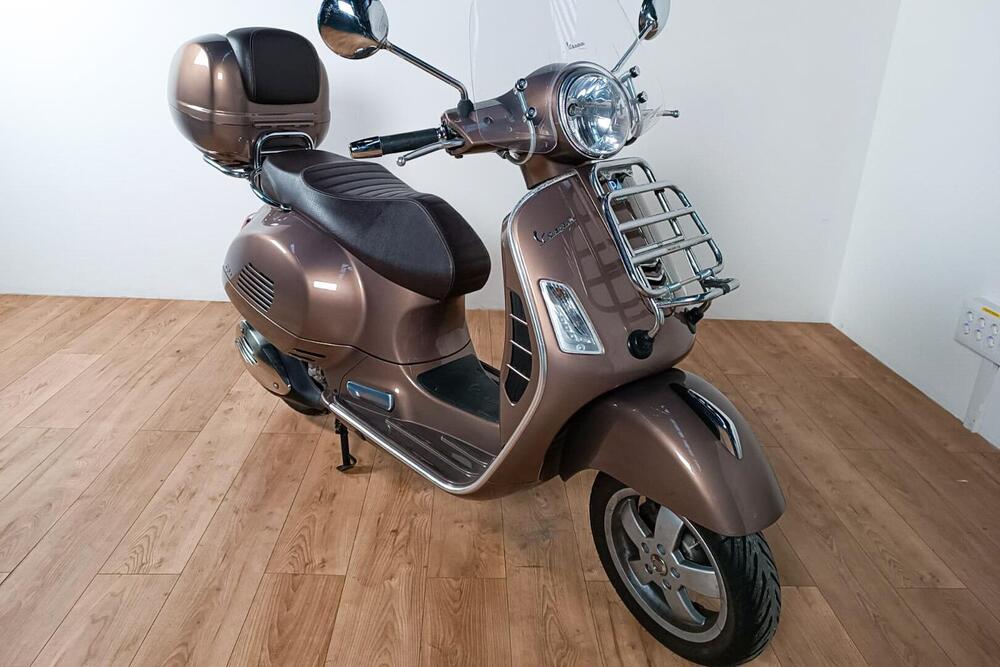 Vespa GTS 300 Hpe Touring (2019) (2)