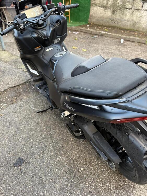 Yamaha T-Max 560 (2022 - 24) (4)