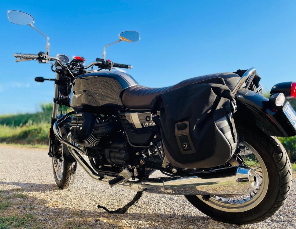 Moto Guzzi V7 III Special (2017 - 20) (4)