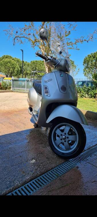 Vespa Granturismo 200 L (2)