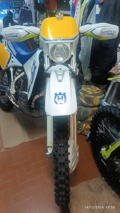 Husqvarna WR 250 (2)