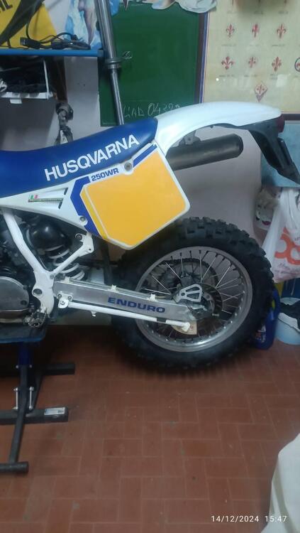 Husqvarna WR 250 (5)