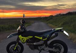 Husqvarna 701 Supermoto (2022) usata