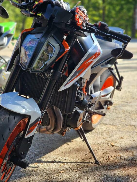 KTM 890 Duke R (2020) (3)