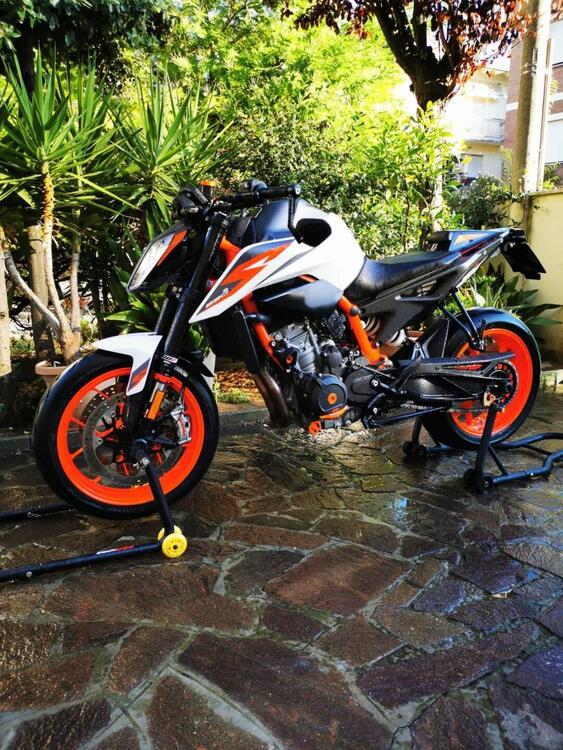 KTM 890 Duke R (2020) (4)