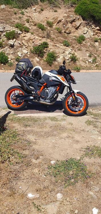 KTM 890 Duke R (2021)