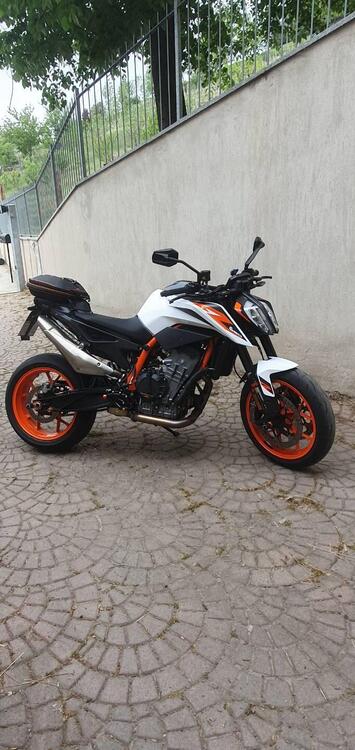 KTM 890 Duke R (2021) (2)