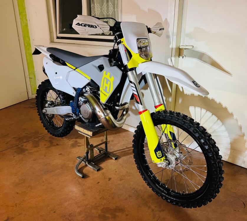 Husqvarna TE 250 (2024) (3)