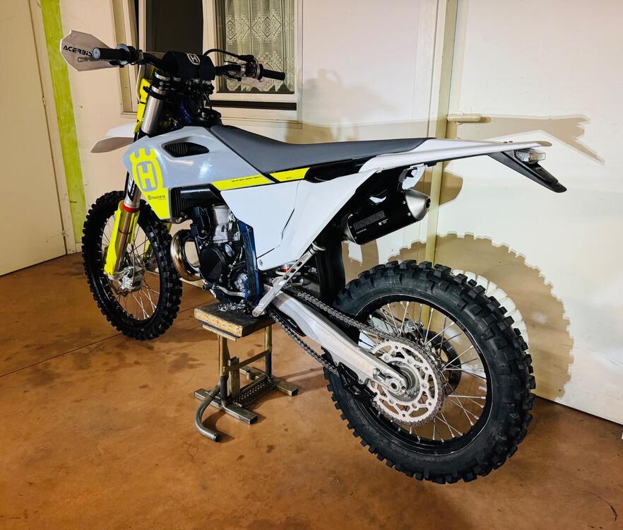 Husqvarna TE 250 (2024) (4)