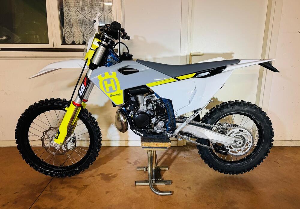 Husqvarna TE 250 Heritage (2023) (2)