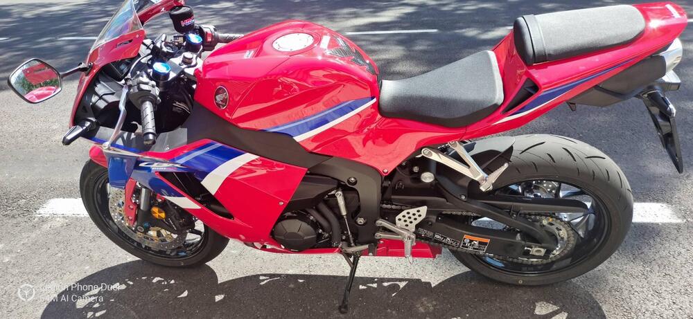 Honda CBR 600 RR (2024) (3)