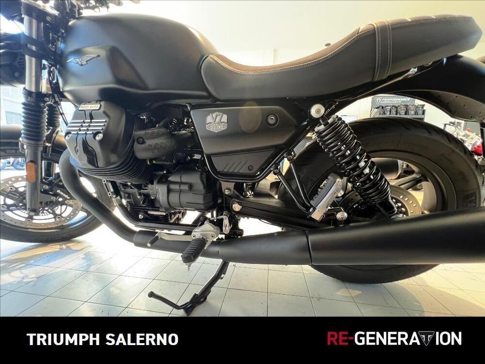 Moto Guzzi V7 Stone Centenario (2021 - 22) (3)