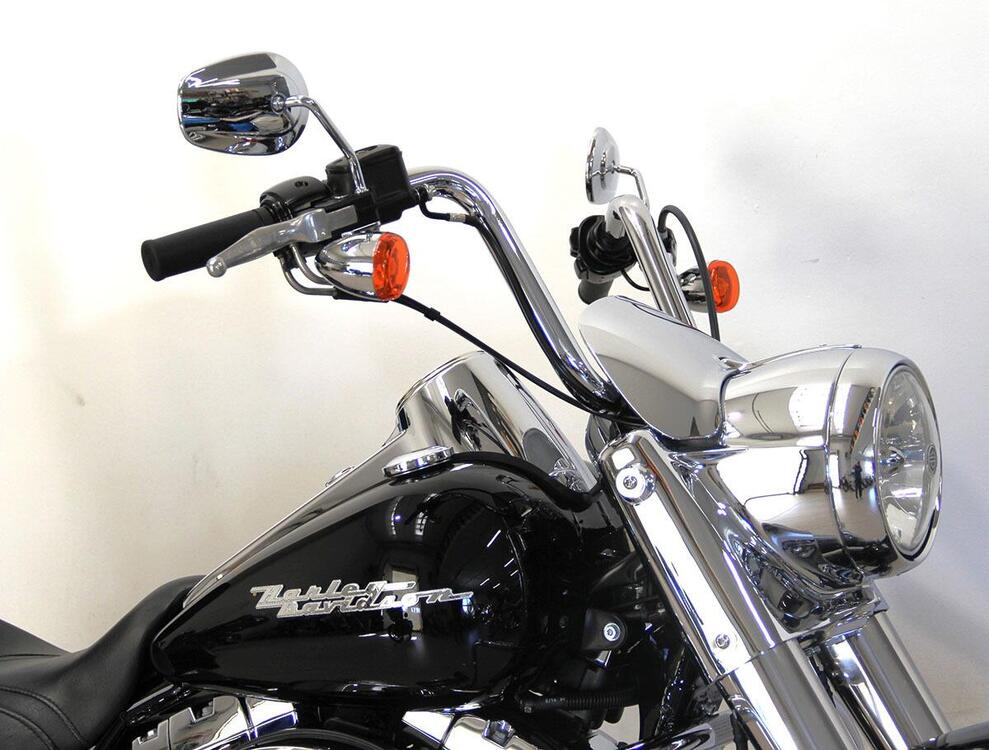 Harley-Davidson 1450 Road King Custom (2005 - 06) - FLHRS (4)