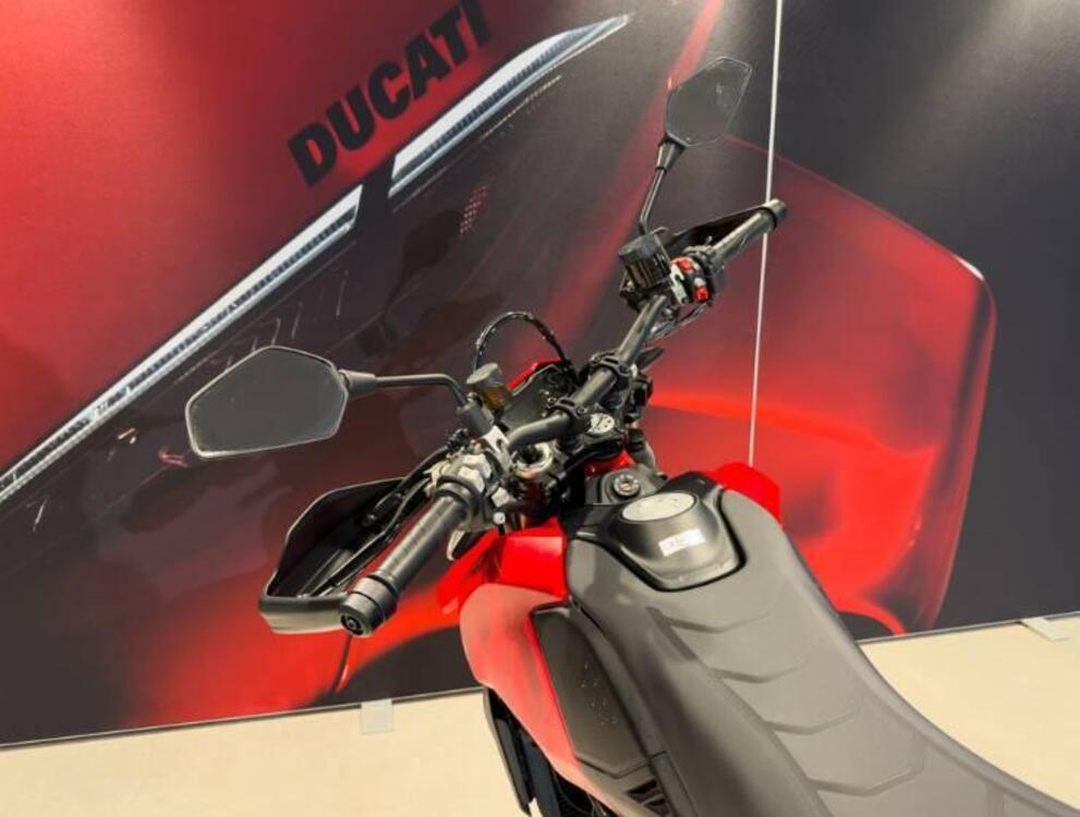 Ducati Hypermotard 698 Mono (2024) (4)