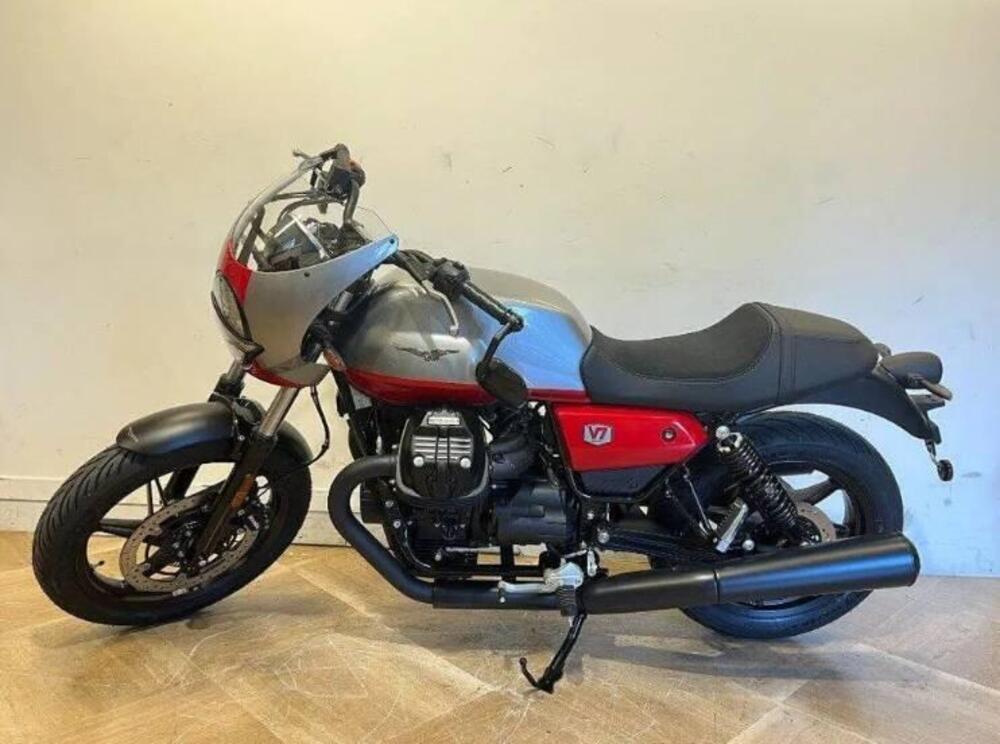 Moto Guzzi V7 Stone Corsa (2023 - 24) (2)