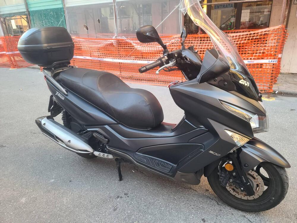 Kymco X-Town 300i ABS (2016 - 20) (2)