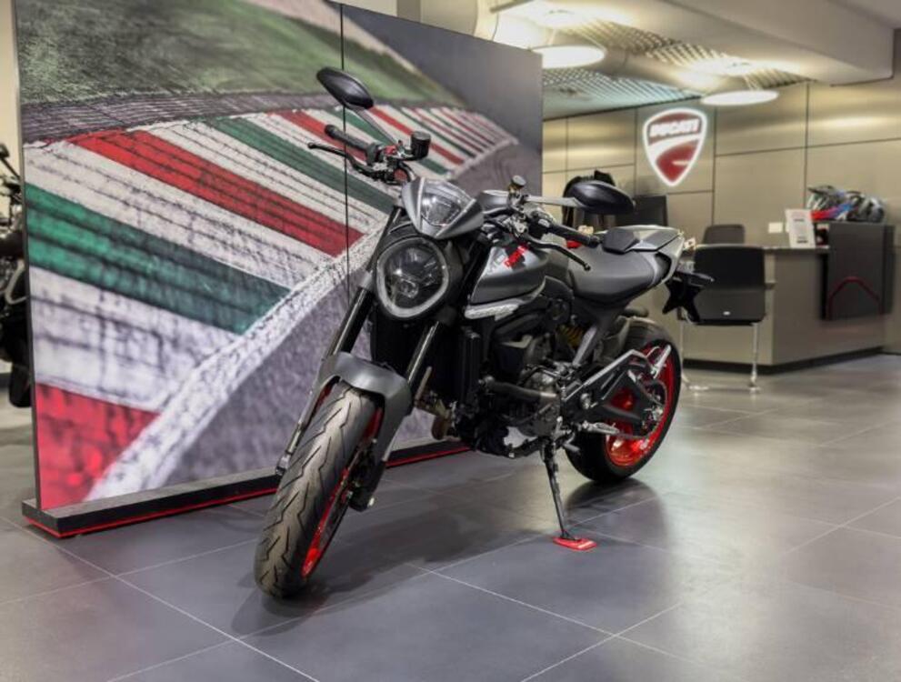 Ducati Monster 937 + (2021 - 24) (2)